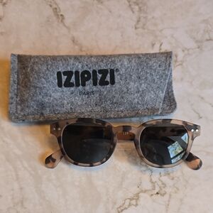 Izipizi Men's #C Sun Light Tortoise Sunglasses with felt case